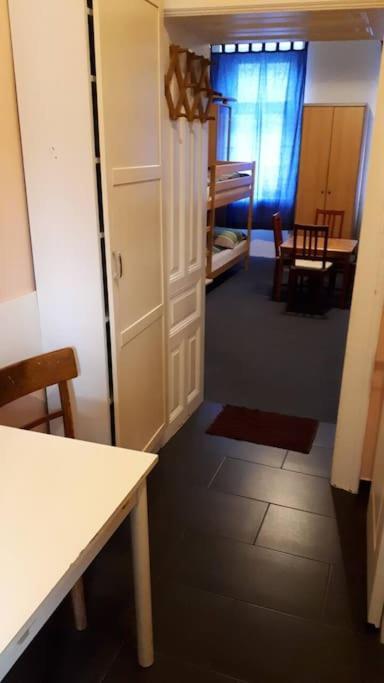 Simple Apartment 10 Minutes To Downtown ウィーン エクステリア 写真
