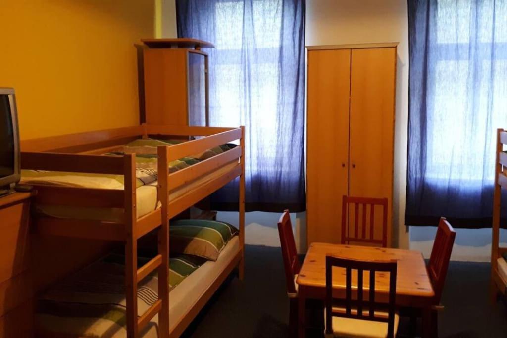 Simple Apartment 10 Minutes To Downtown ウィーン エクステリア 写真